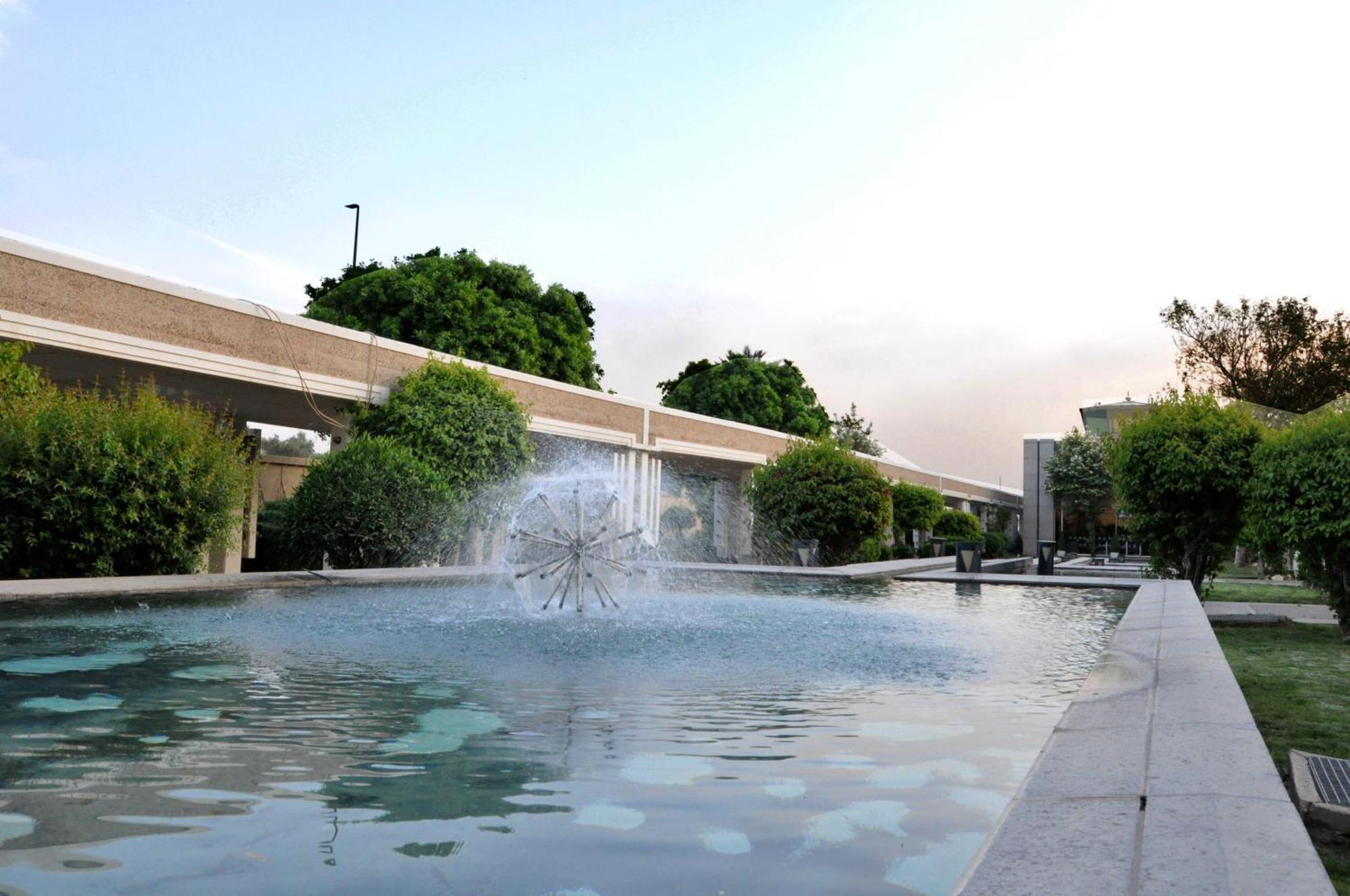 Royal Tulip Alrasheed Hotel Baghdād Exterior photo